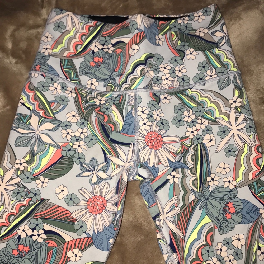 Like new VSX sport Leggings. Size small.